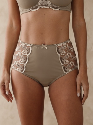 Culotte maxi avec tulle gainant