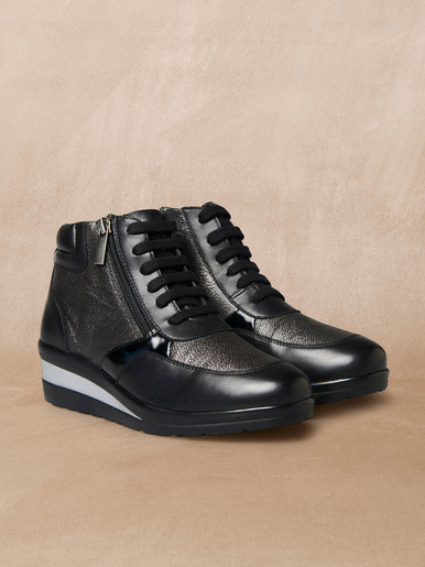 Boots zippées et lacées doublées suédine