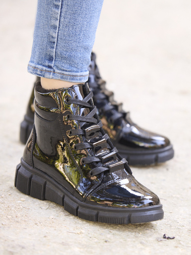 Boots fourrées zippées et lacées