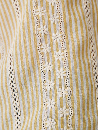 Blouse tissu fantaisie avec broderie