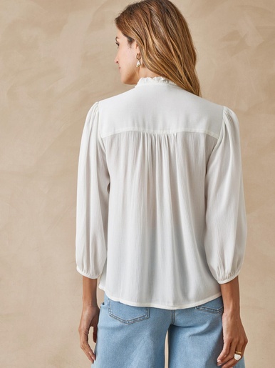 Blouse en crêpe avec macramé