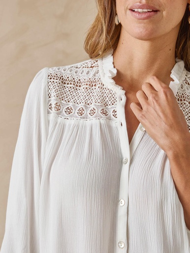 Blouse en crêpe avec macramé