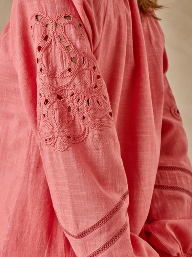Blouse manches brodées