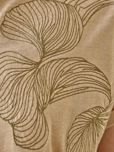 Tee-shirt brodé encolure tunisienne