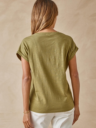 Tee-shirt brodé encolure tunisienne