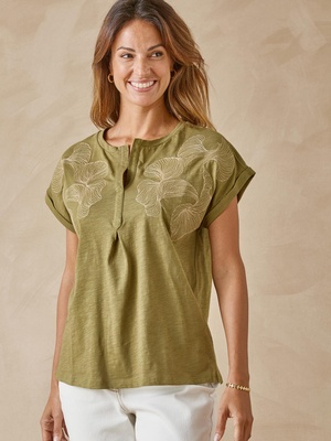 Tee-shirt brodé encolure tunisienne