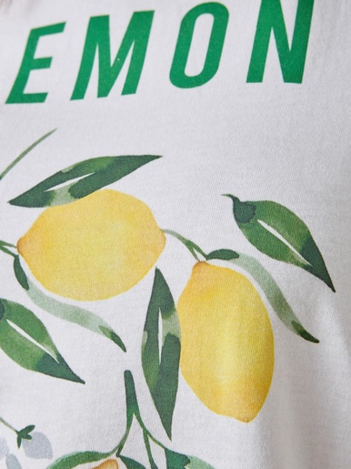 Tee-shirt motif placé