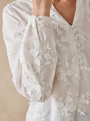 Blouse brodée