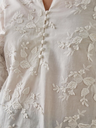 Blouse brodée