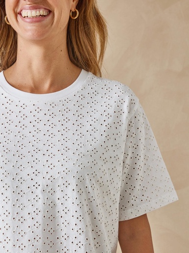 Tee-shirt en broderie anglaise