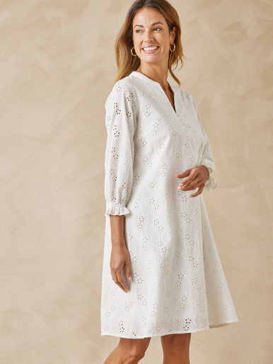 Robe en broderie anglaise