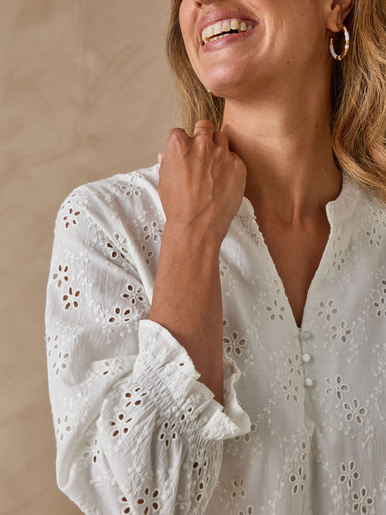 Robe en broderie anglaise