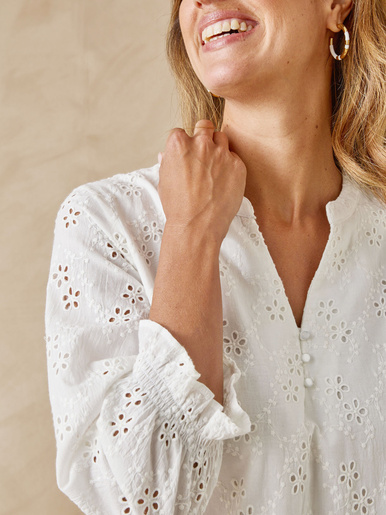 Robe en broderie anglaise