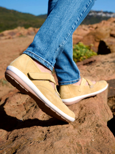 Babies cuir brides croisées