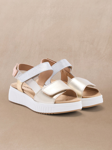 Sandales ouverture totale par scratchs