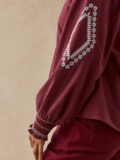 Blouse brodée
