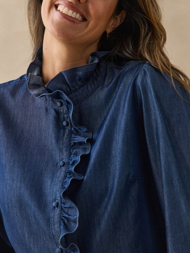 Chemisier volanté en denim