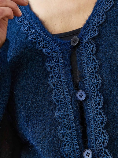 Gilet avec galon dentelle