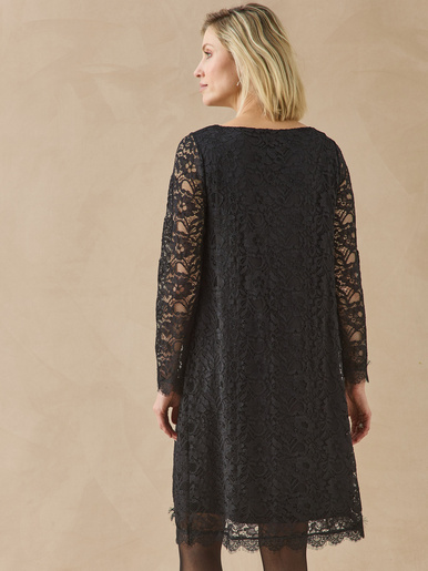 Robe ample courte en dentelle