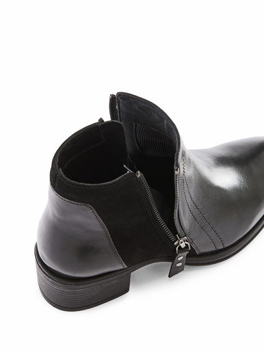 Boots double zip