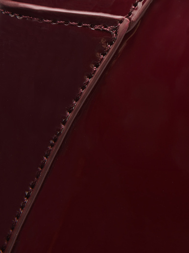Pochette vernie à bandoulière