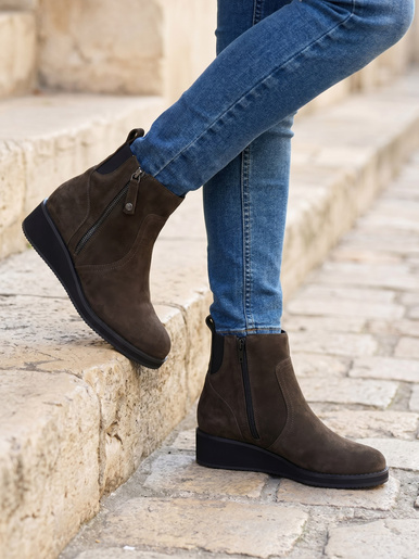 Boots double zip